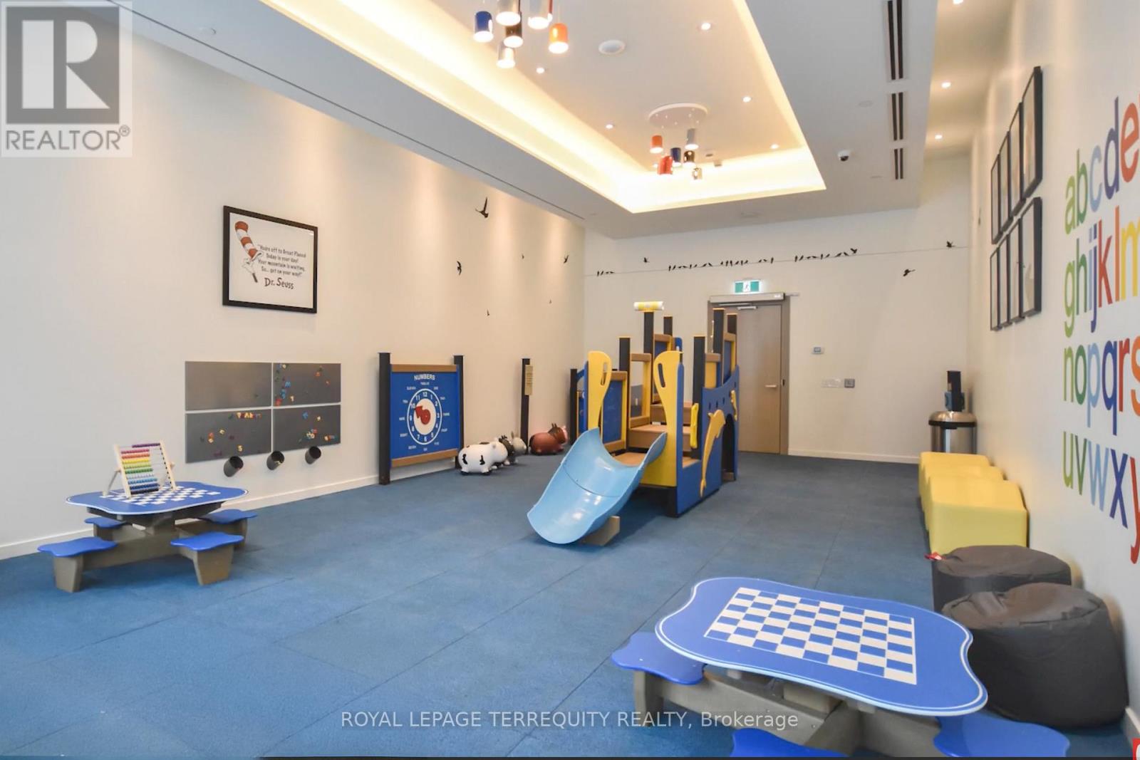 1207 - 88 Harbour Street, Toronto, Ontario  M5J 0C3 - Photo 38 - C12555720