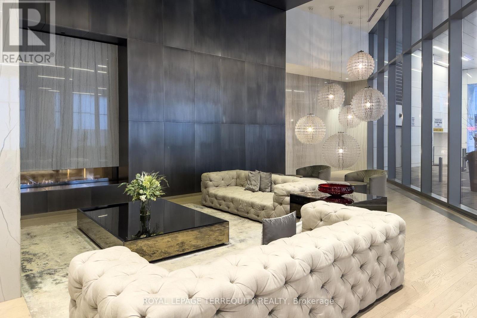 1207 - 88 Harbour Street, Toronto, Ontario  M5J 0C3 - Photo 4 - C12555720