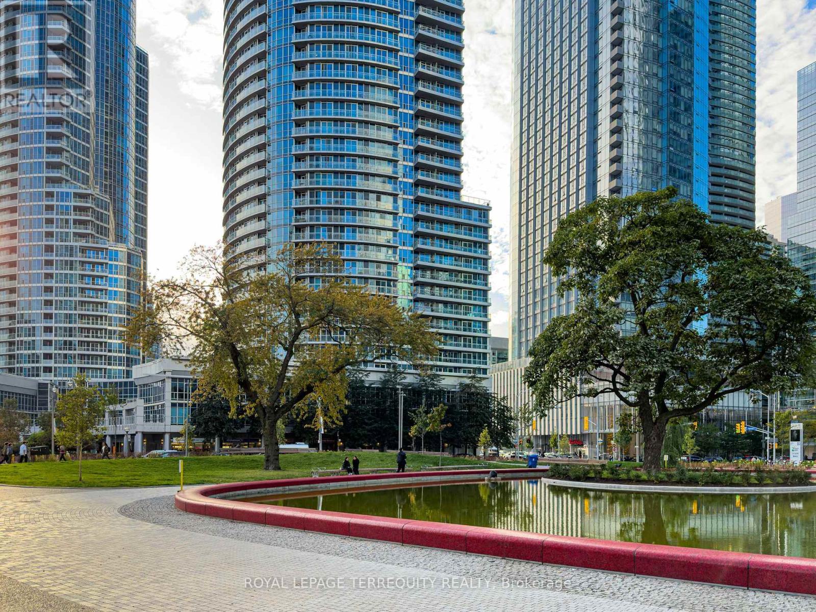 1207 - 88 Harbour Street, Toronto, Ontario  M5J 0C3 - Photo 41 - C12555720