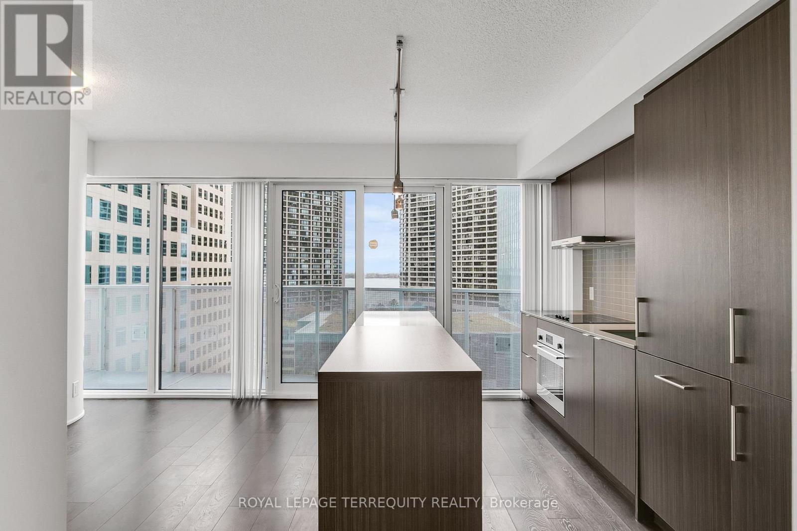 1207 - 88 Harbour Street, Toronto, Ontario  M5J 0C3 - Photo 6 - C12555720