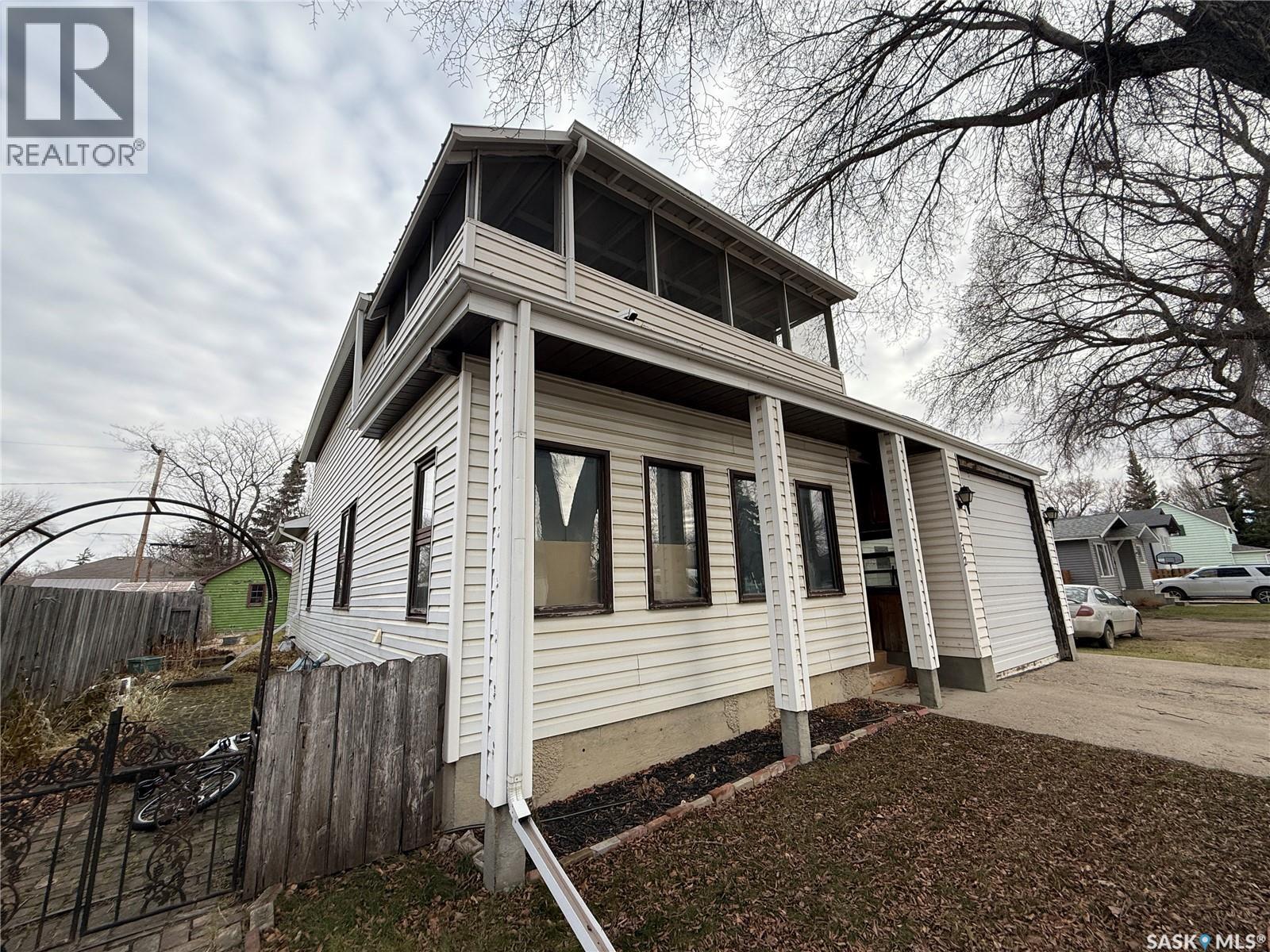 732 6th Street, Humboldt, Saskatchewan  S0K 2A0 - Photo 3 - SK024246