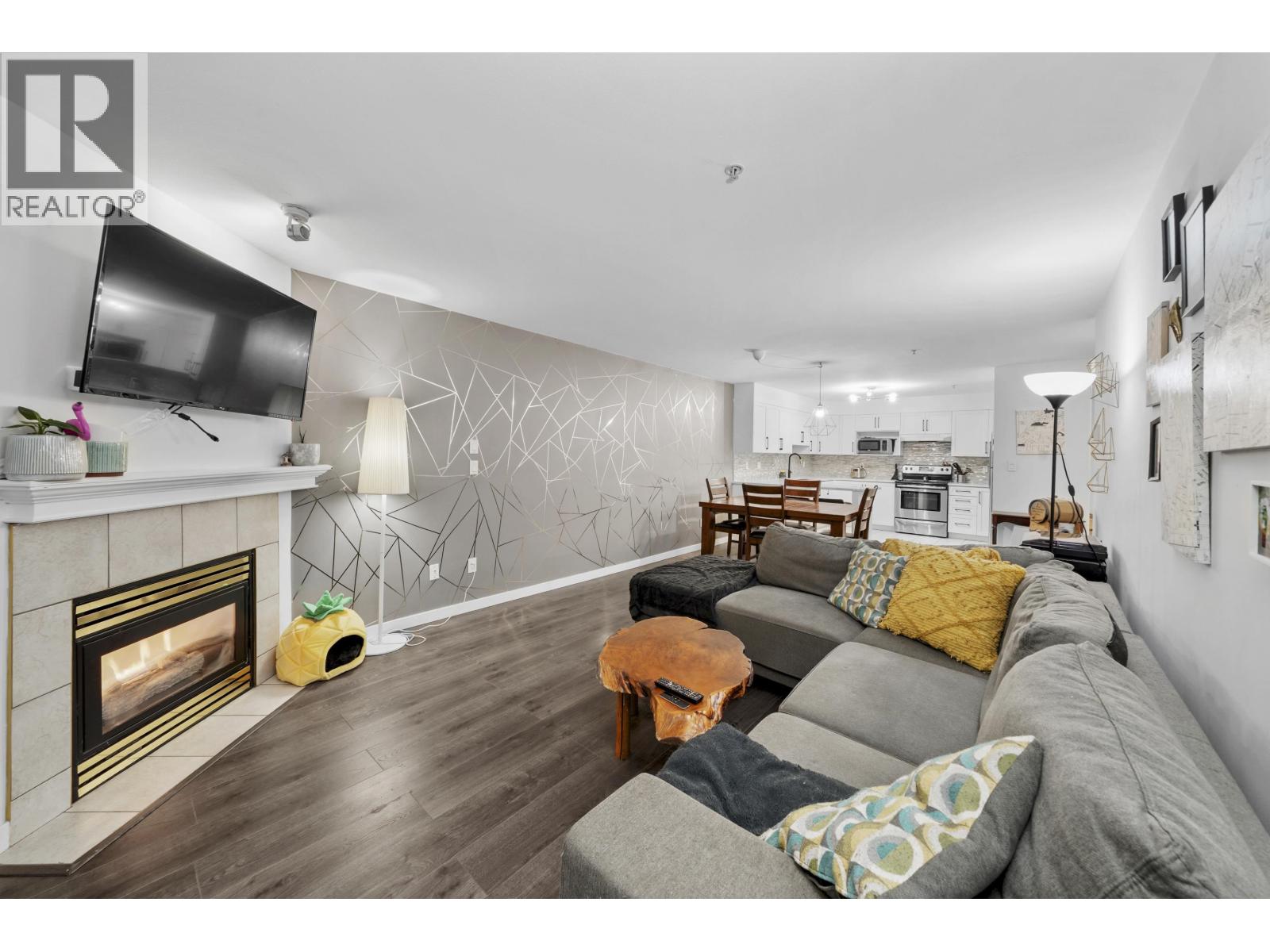 311 121 SHORELINE CIRCLE, Port Moody, British Columbia