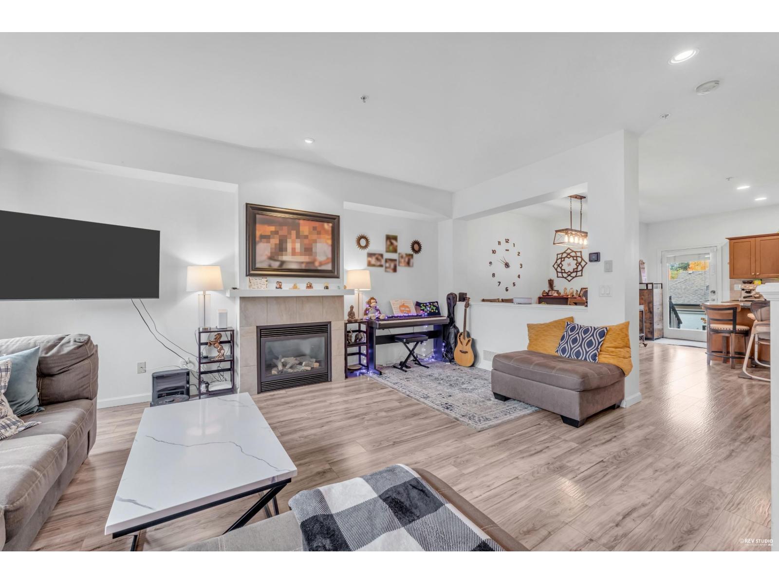 6956 208 Street, Langley, British Columbia  V2Y 0G1 - Photo 6 - R3068320