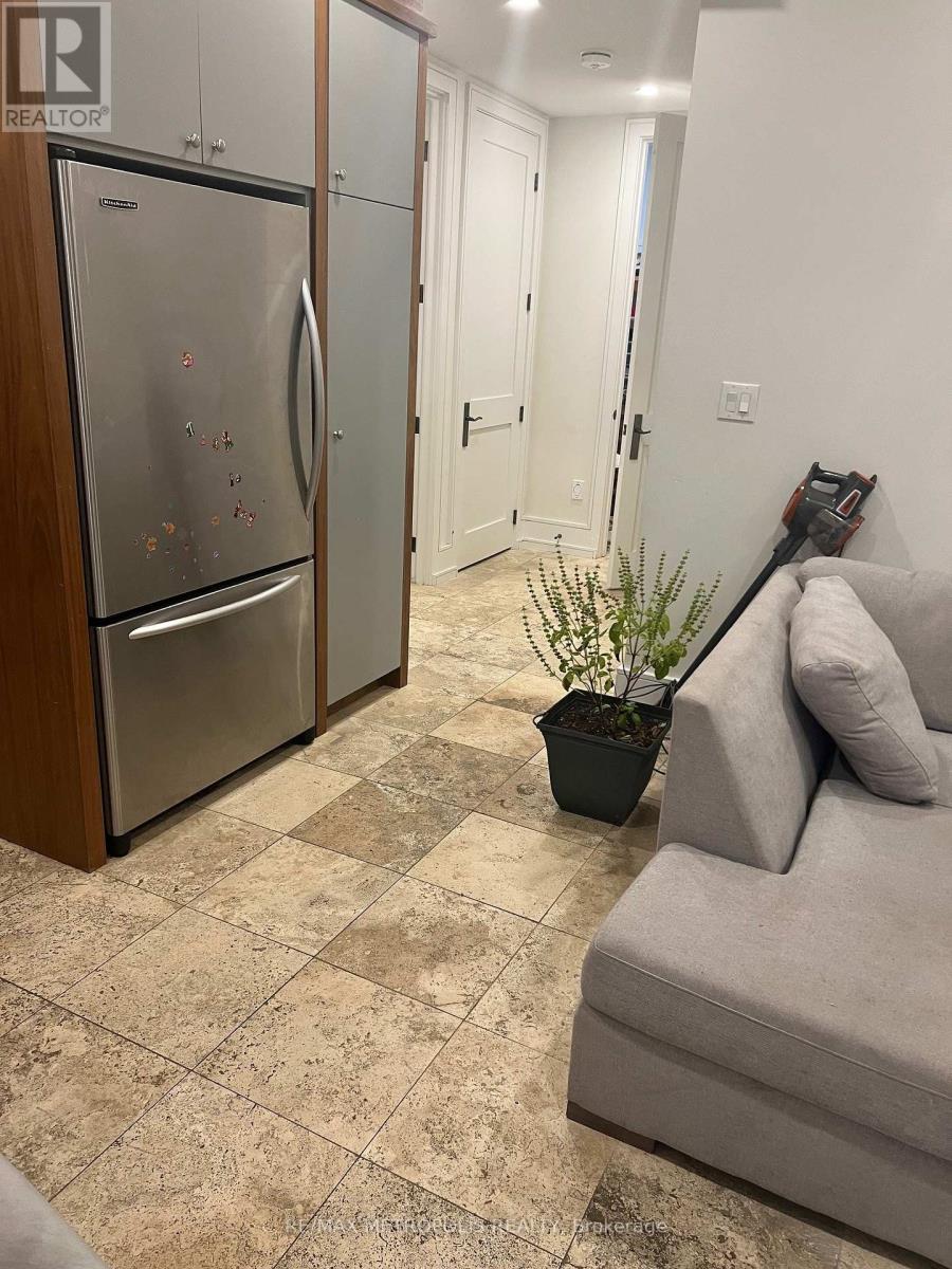 Lower - 94 Marilake Drive, Toronto, Ontario  M1S 1V7 - Photo 3 - E12555564