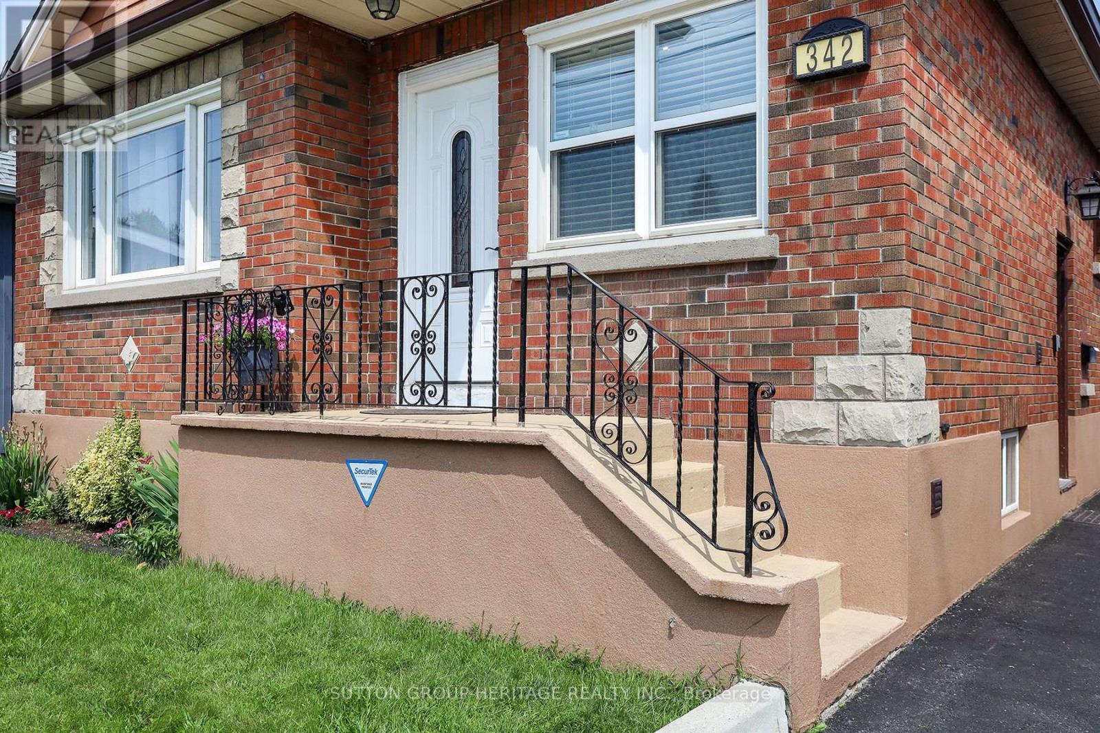 342 Olive Avenue, Oshawa, Ontario  L1H 2P7 - Photo 2 - E12555578