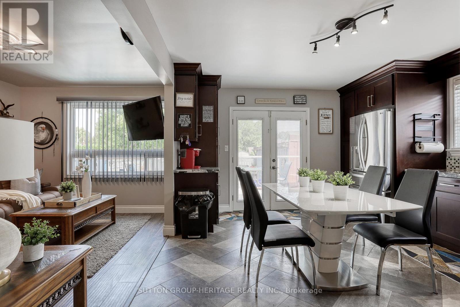 342 Olive Avenue, Oshawa, Ontario  L1H 2P7 - Photo 5 - E12555578