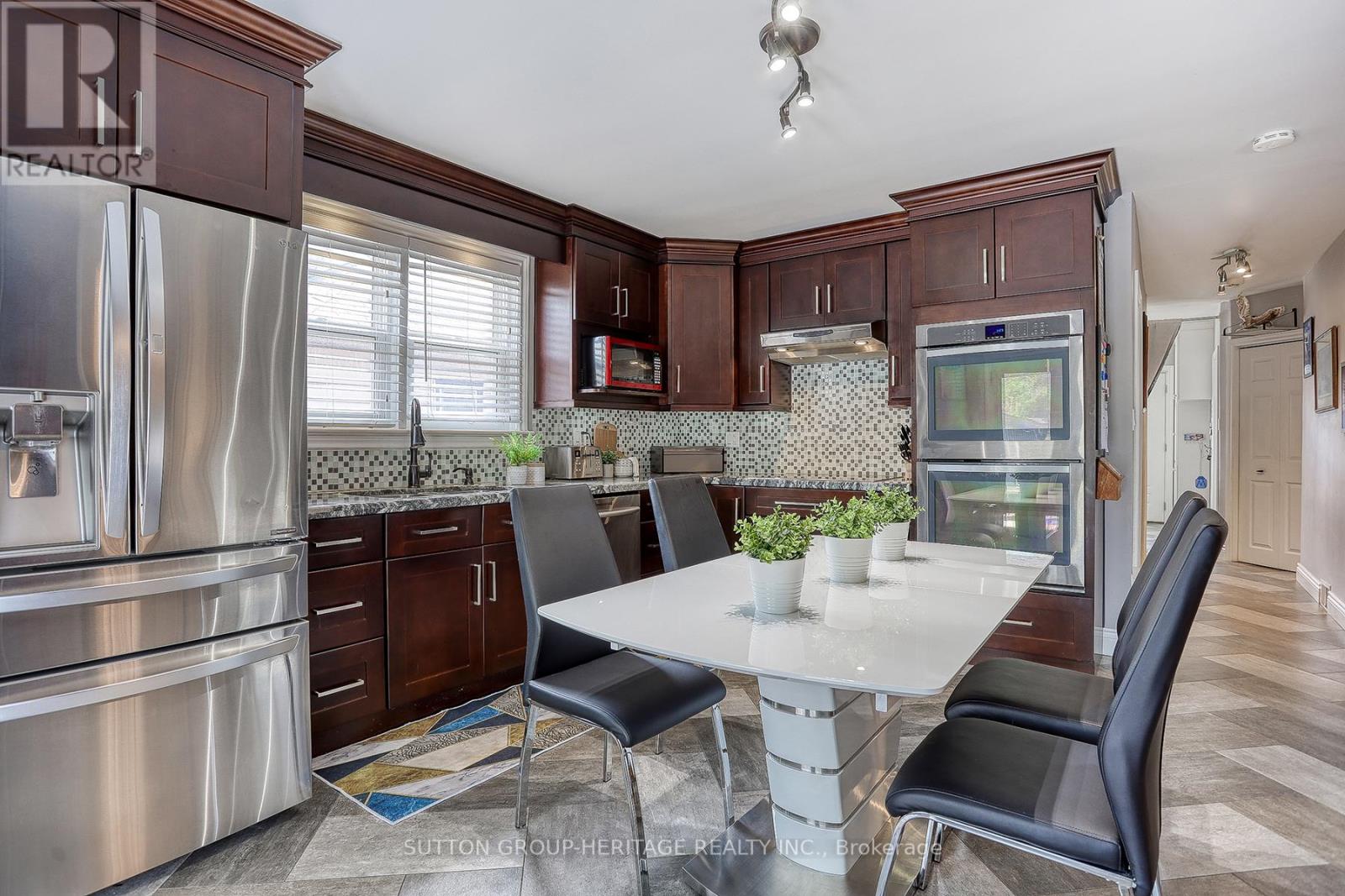 342 Olive Avenue, Oshawa, Ontario  L1H 2P7 - Photo 8 - E12555578