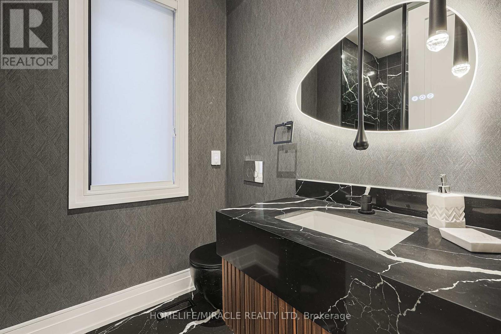 636 Annland Street, Pickering, Ontario  L1W 1B1 - Photo 16 - E12555698