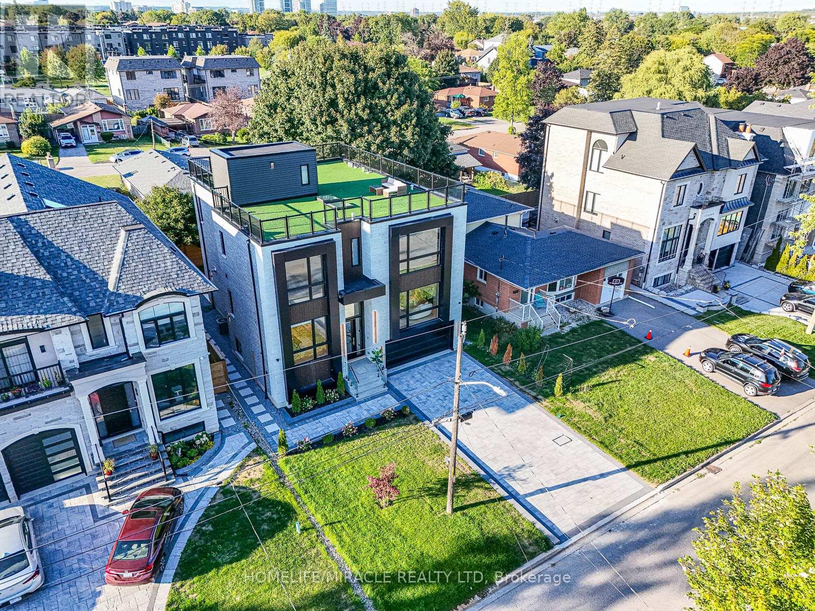 636 Annland Street, Pickering, Ontario  L1W 1B1 - Photo 3 - E12555698