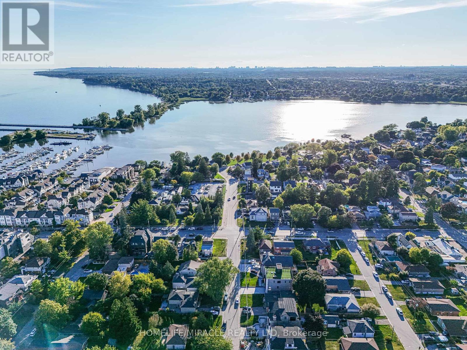 636 Annland Street, Pickering, Ontario  L1W 1B1 - Photo 7 - E12555698