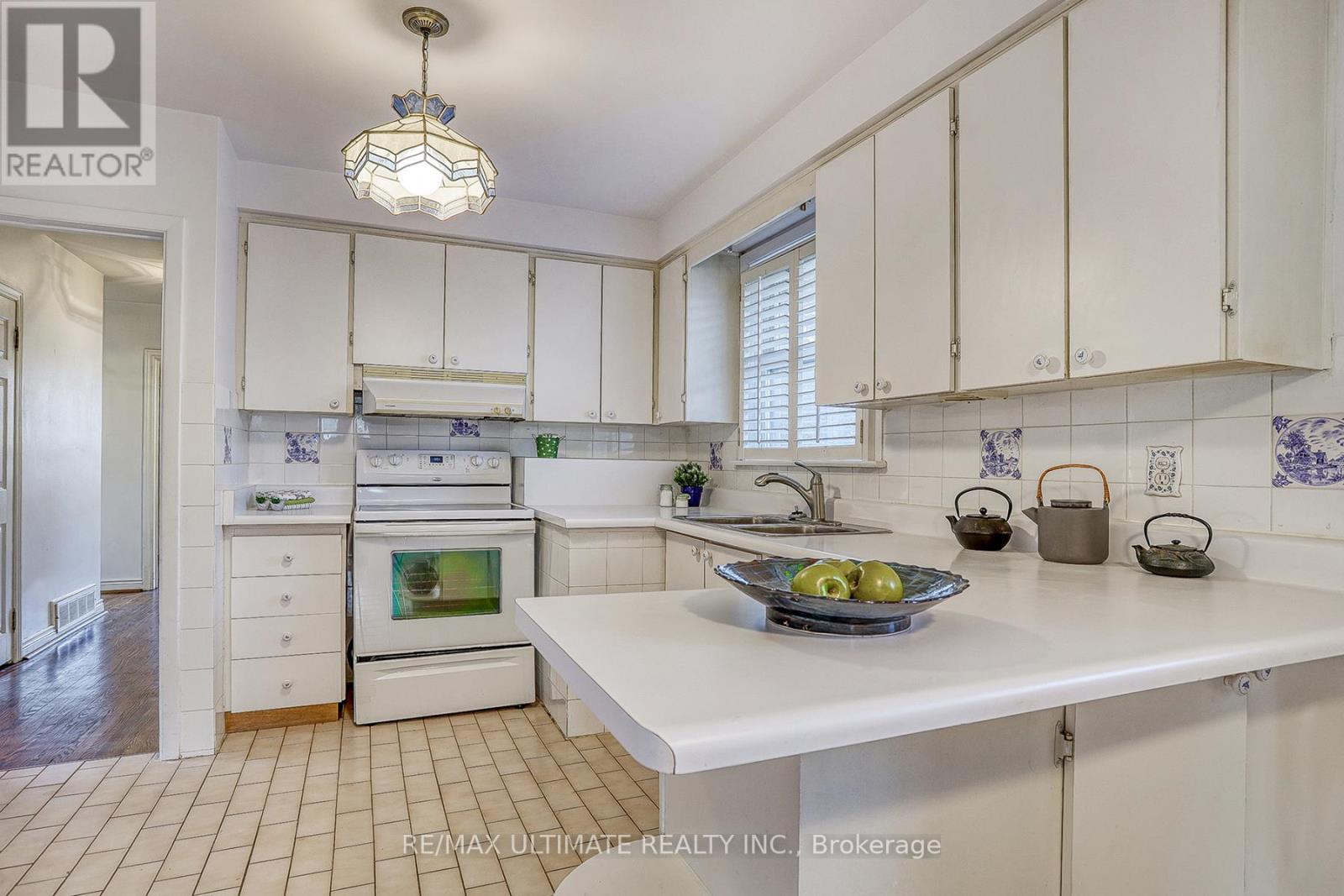 76 Bertrand Avenue, Toronto, Ontario  M1K 2S6 - Photo 10 - E12555726