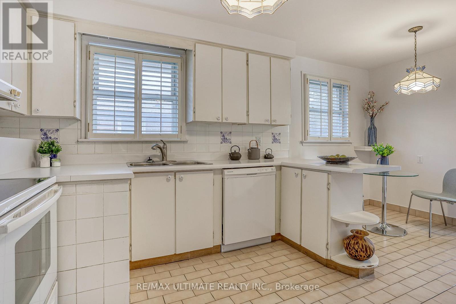 76 Bertrand Avenue, Toronto, Ontario  M1K 2S6 - Photo 11 - E12555726