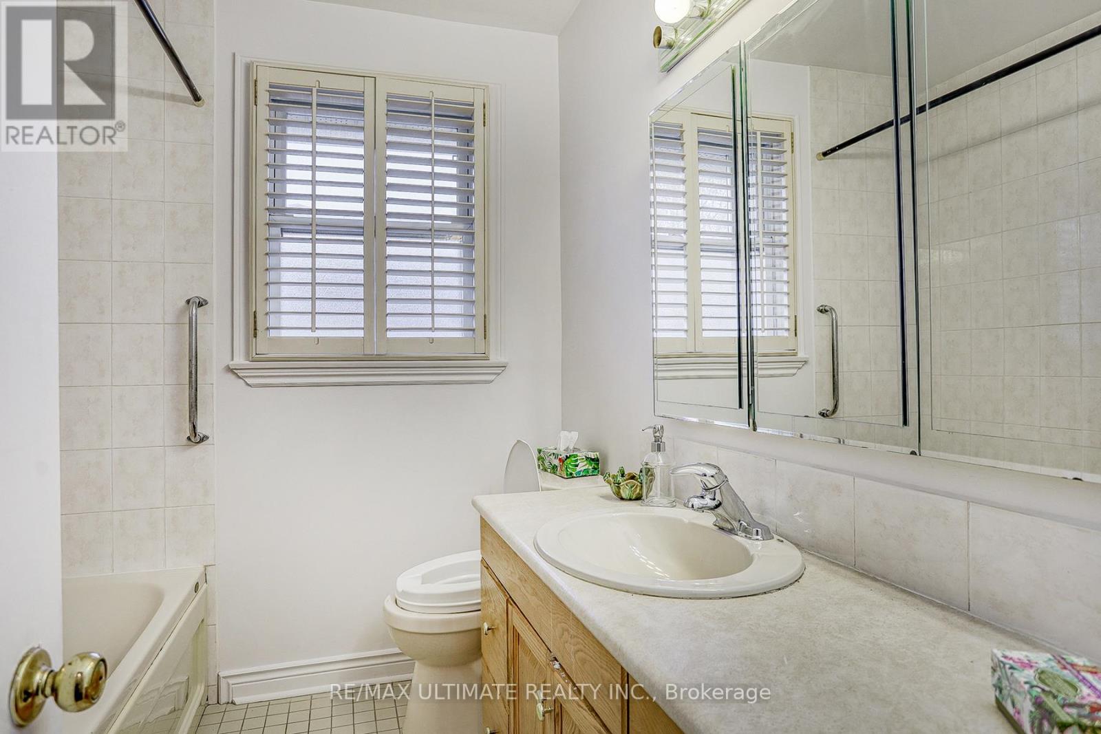 76 Bertrand Avenue, Toronto, Ontario  M1K 2S6 - Photo 20 - E12555726