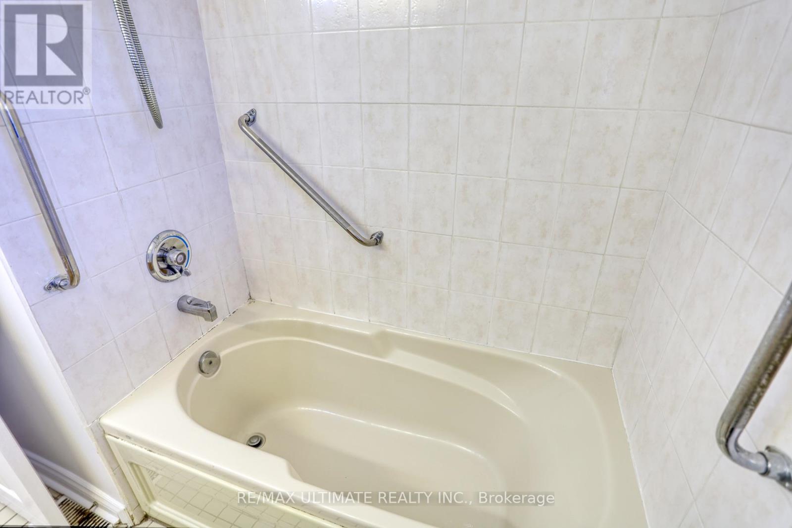 76 Bertrand Avenue, Toronto, Ontario  M1K 2S6 - Photo 21 - E12555726