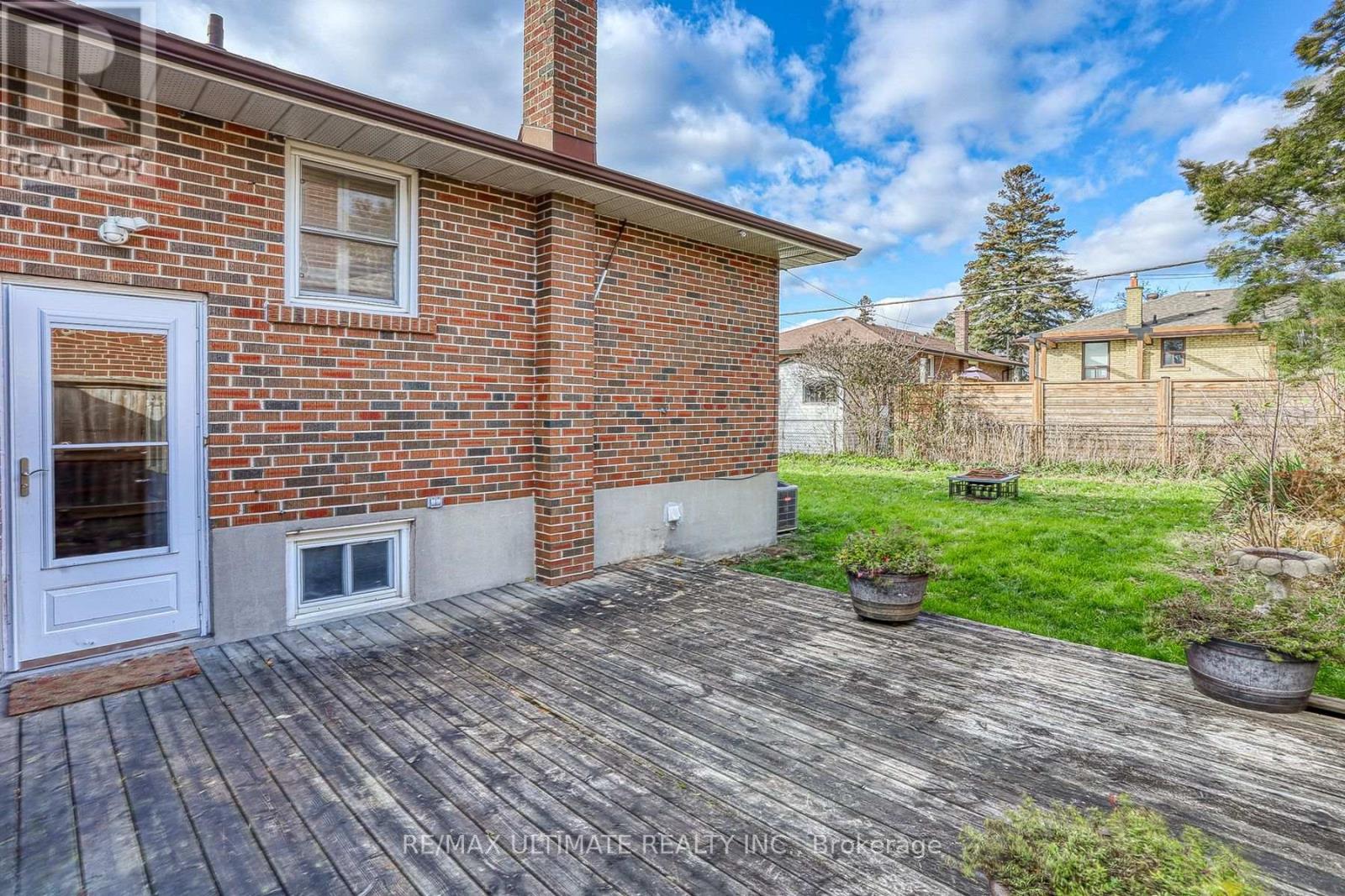 76 Bertrand Avenue, Toronto, Ontario  M1K 2S6 - Photo 34 - E12555726