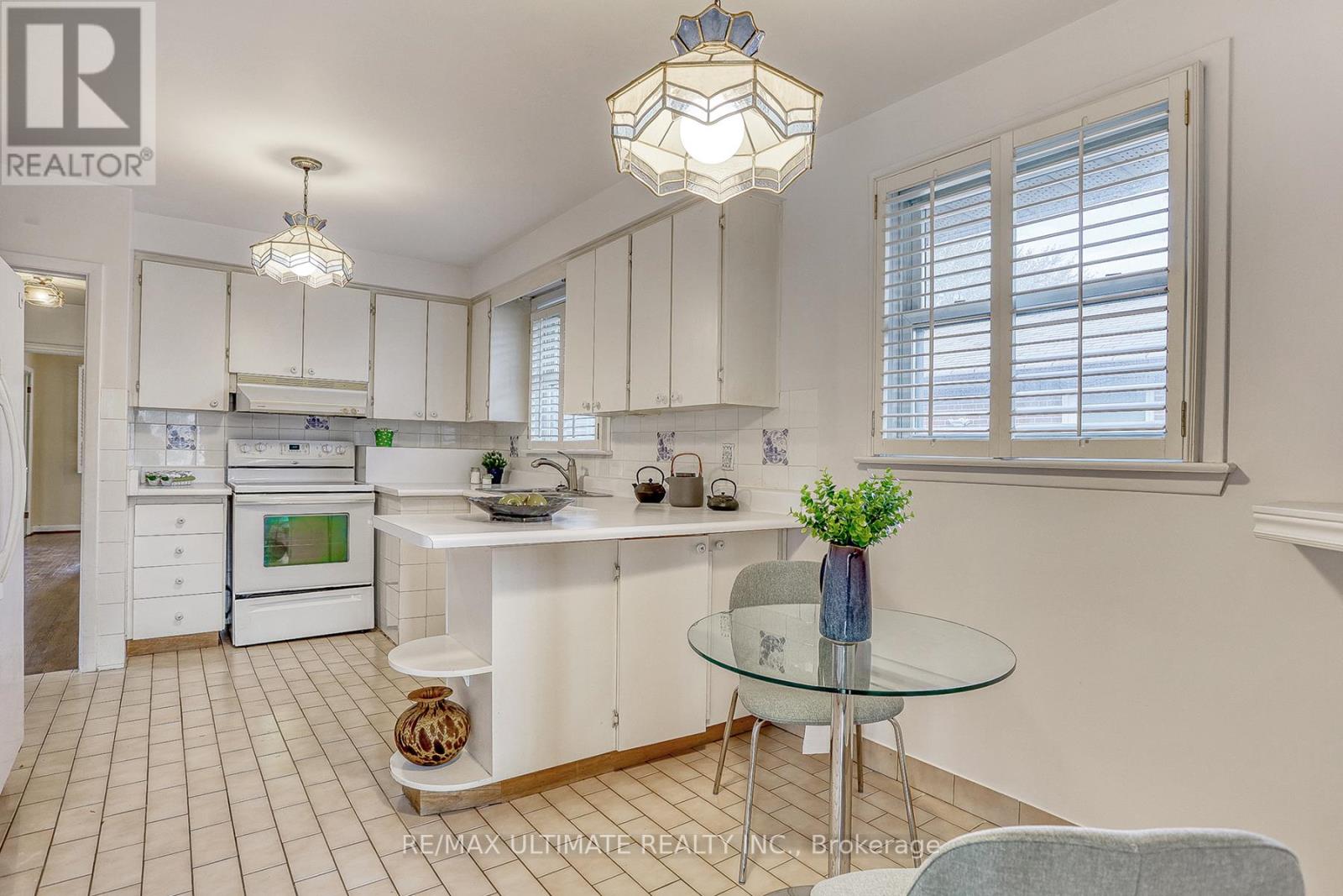 76 Bertrand Avenue, Toronto, Ontario  M1K 2S6 - Photo 9 - E12555726