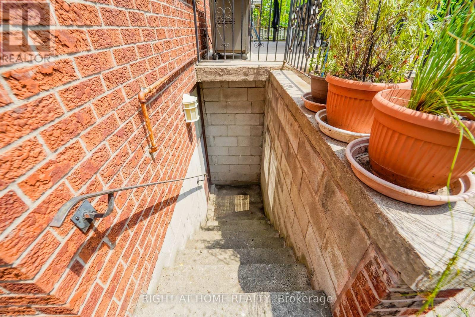 2 Lapworth Crescent, Toronto, Ontario  M1V 2M5 - Photo 37 - E12555742