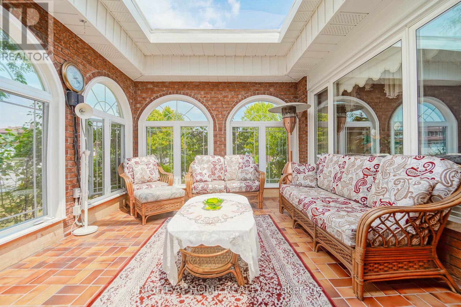 2 Lapworth Crescent, Toronto, Ontario  M1V 2M5 - Photo 5 - E12555742