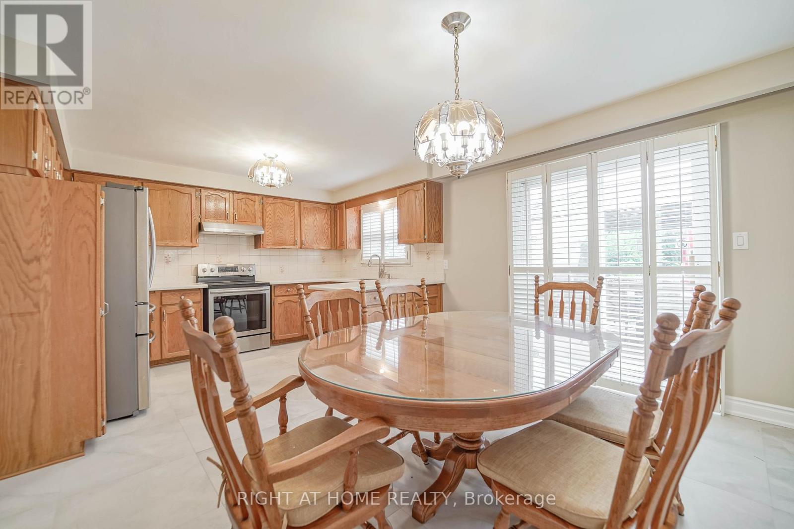 2 Lapworth Crescent, Toronto, Ontario  M1V 2M5 - Photo 9 - E12555742