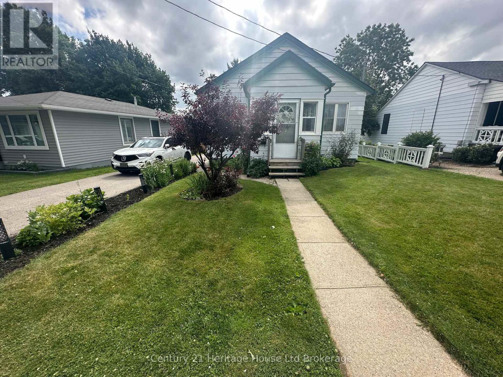 116 East Park Drive, Woodstock, Ontario  N4S 3N2 - Photo 2 - X12555092