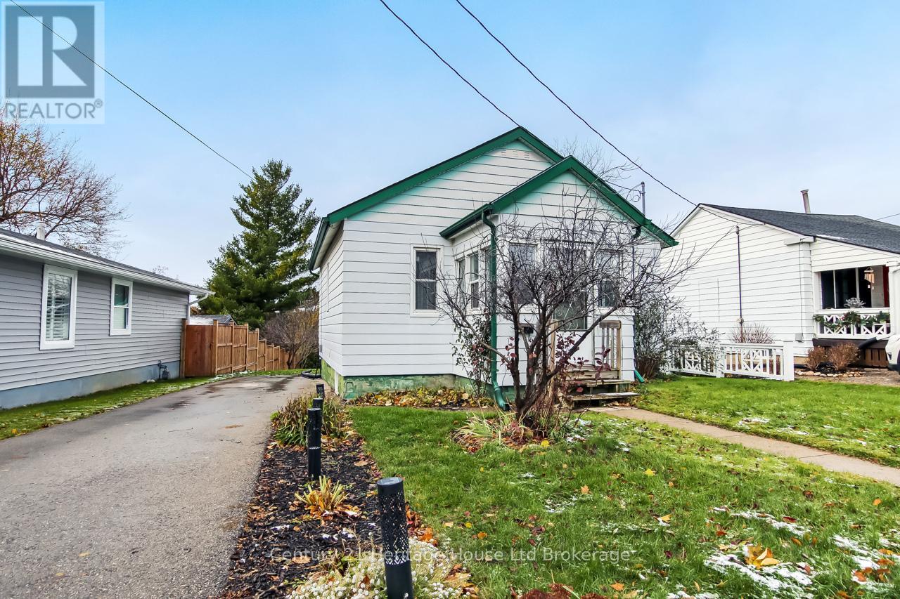 116 East Park Drive, Woodstock, Ontario  N4S 3N2 - Photo 4 - X12555092