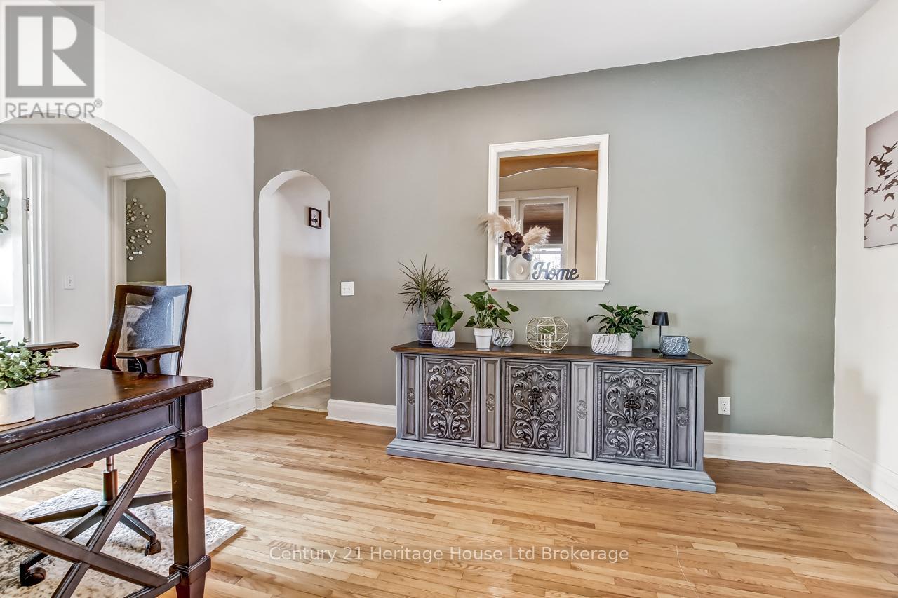 116 East Park Drive, Woodstock, Ontario  N4S 3N2 - Photo 8 - X12555092