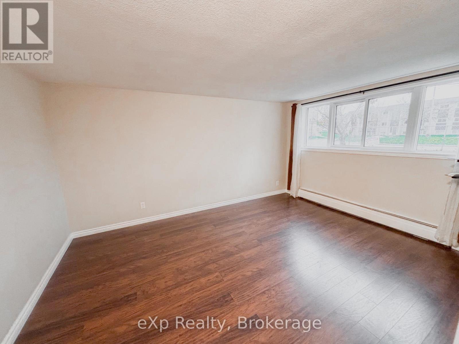 Unit 1 - 26 Woodfern Court, Kitchener, Ontario  N2E 1H4 - Photo 6 - X12539856