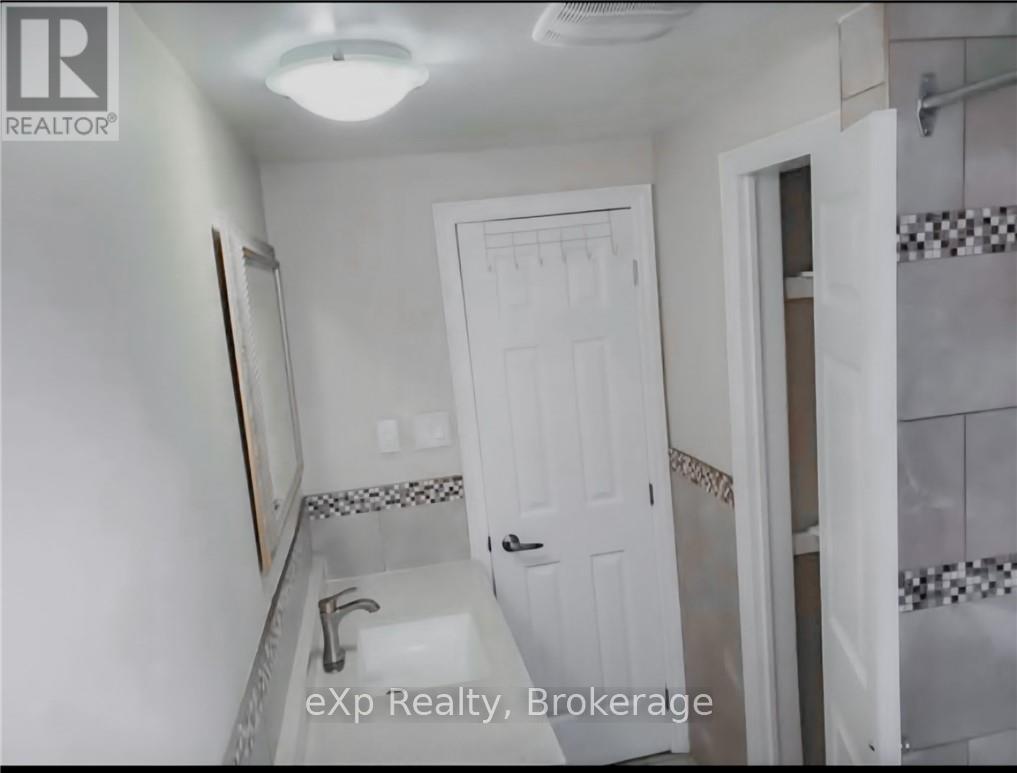 Unit 1 - 26 Woodfern Court, Kitchener, Ontario  N2E 1H4 - Photo 20 - X12539856