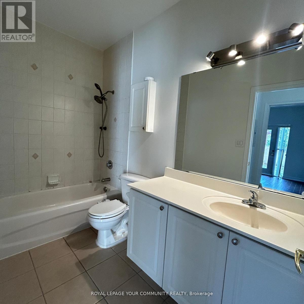124 - 33 Wallace Street, Vaughan, Ontario  L4L 9L4 - Photo 2 - N12555596
