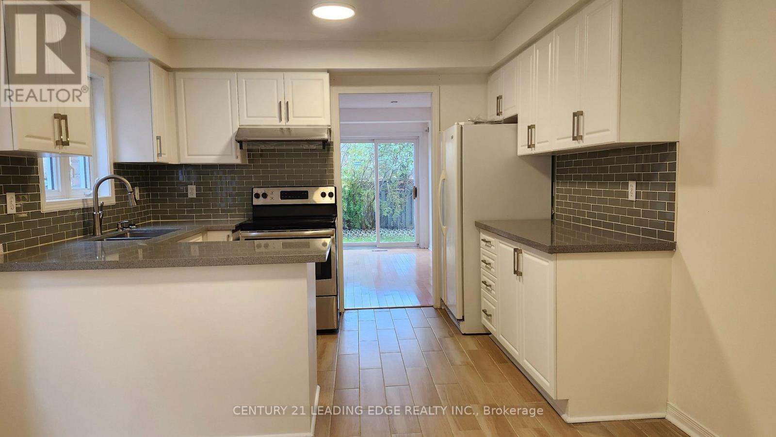 7 Angela Court, Markham, Ontario  L3S 4K8 - Photo 3 - N12555606