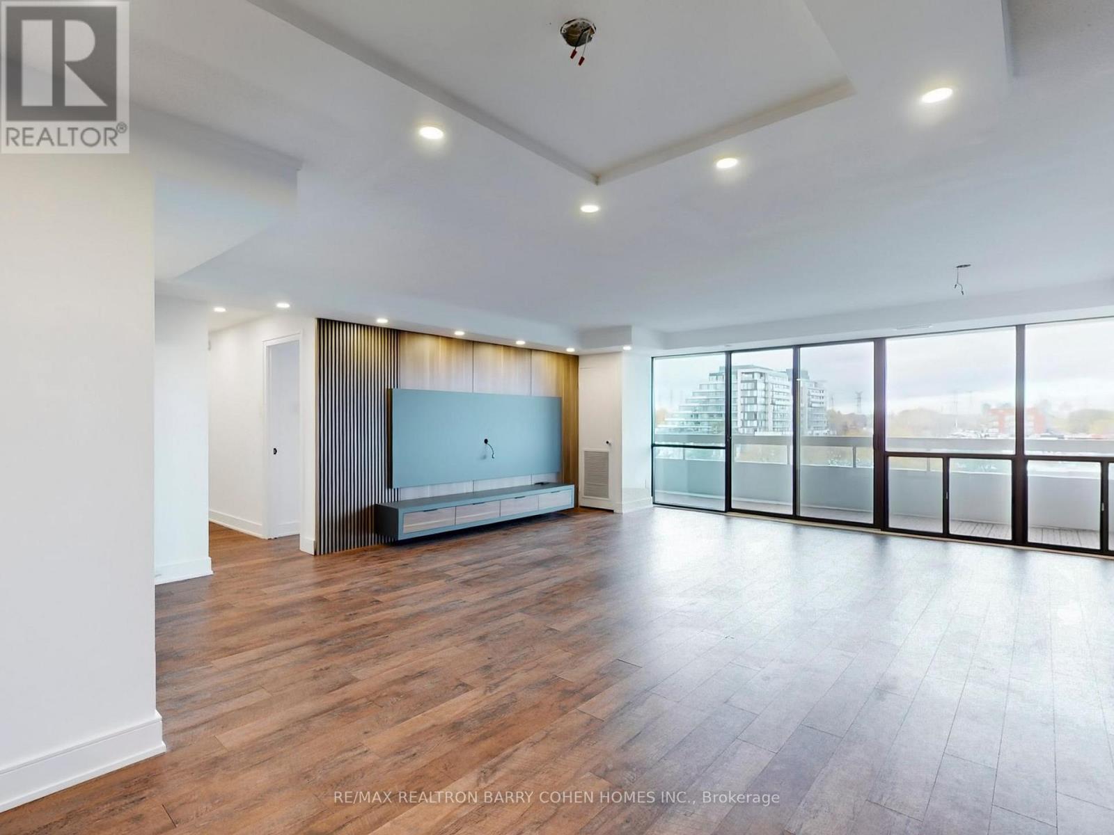 705 - 8111 Yonge Street, Markham, Ontario  L3T 4V9 - Photo 5 - N12555614