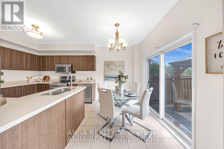 34 Horn Street, Whitchurch-Stouffville, Ontario  L4A 0X9 - Photo 10 - N12555650