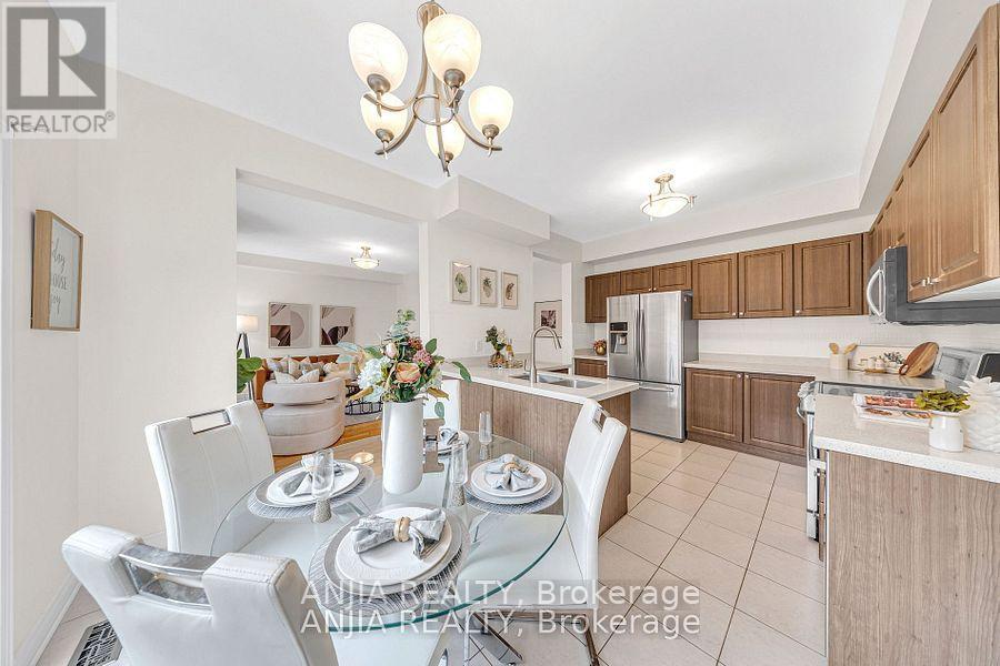 34 Horn Street, Whitchurch-Stouffville, Ontario  L4A 0X9 - Photo 11 - N12555650