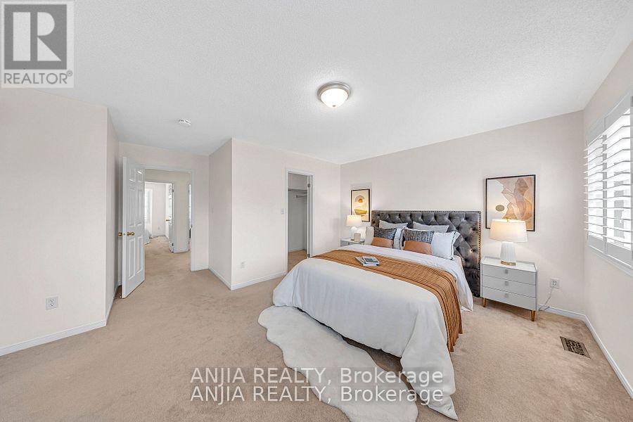 34 Horn Street, Whitchurch-Stouffville, Ontario  L4A 0X9 - Photo 4 - N12555650