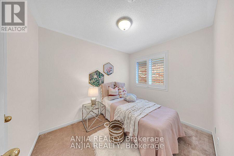 34 Horn Street, Whitchurch-Stouffville, Ontario  L4A 0X9 - Photo 8 - N12555650