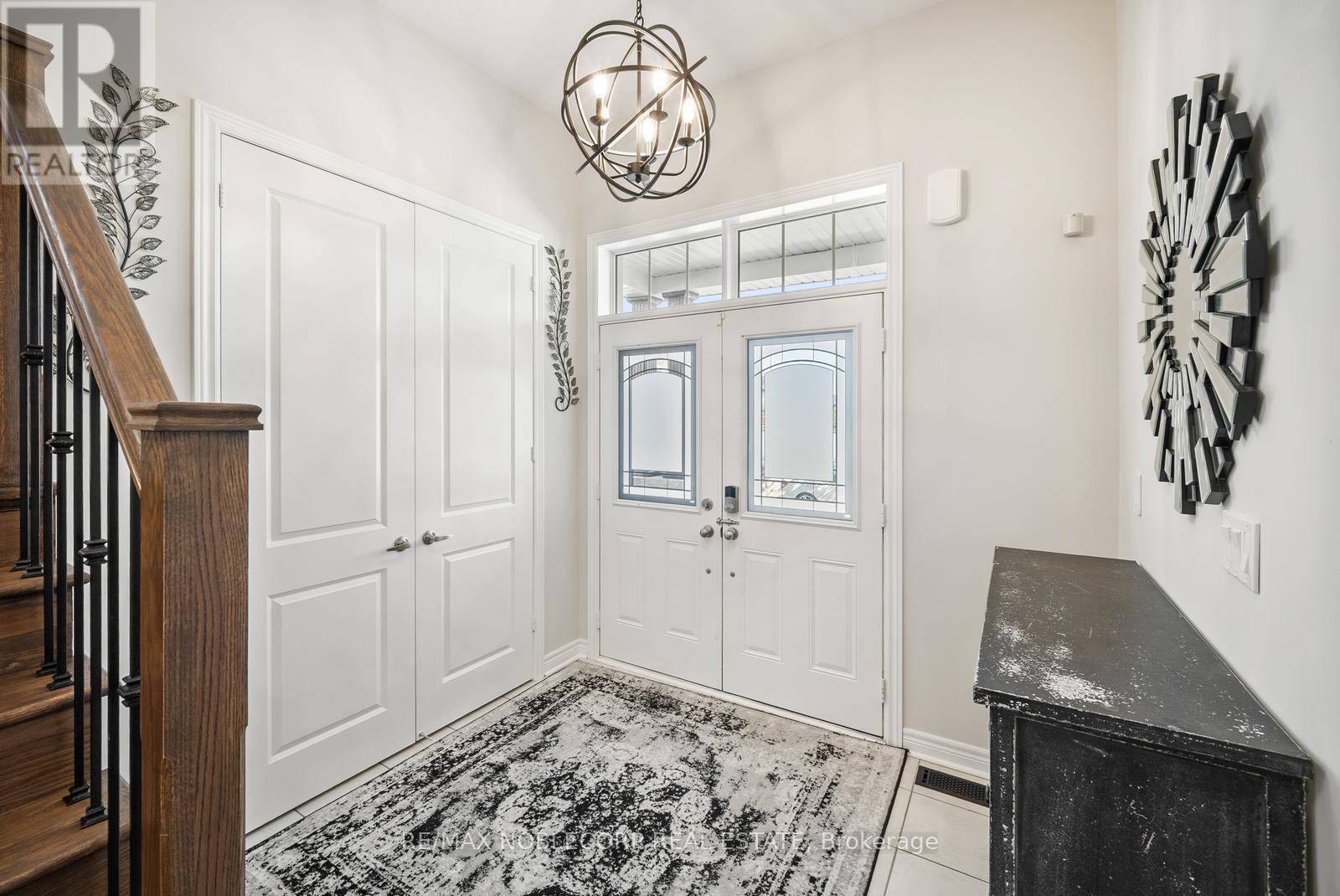 68 Inverness Way, Bradford West Gwillimbury, Ontario  L3Z 0W5 - Photo 3 - N12555744