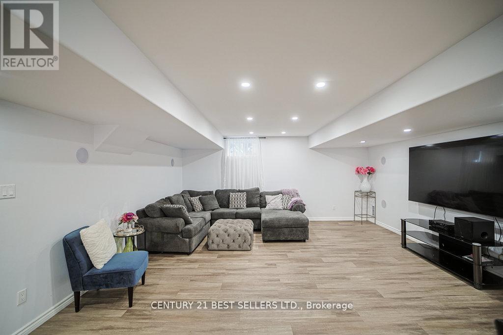 5 Wood Crescent, Essa (Angus), Ontario  L0M 1B5 - Photo 30 - N12555804