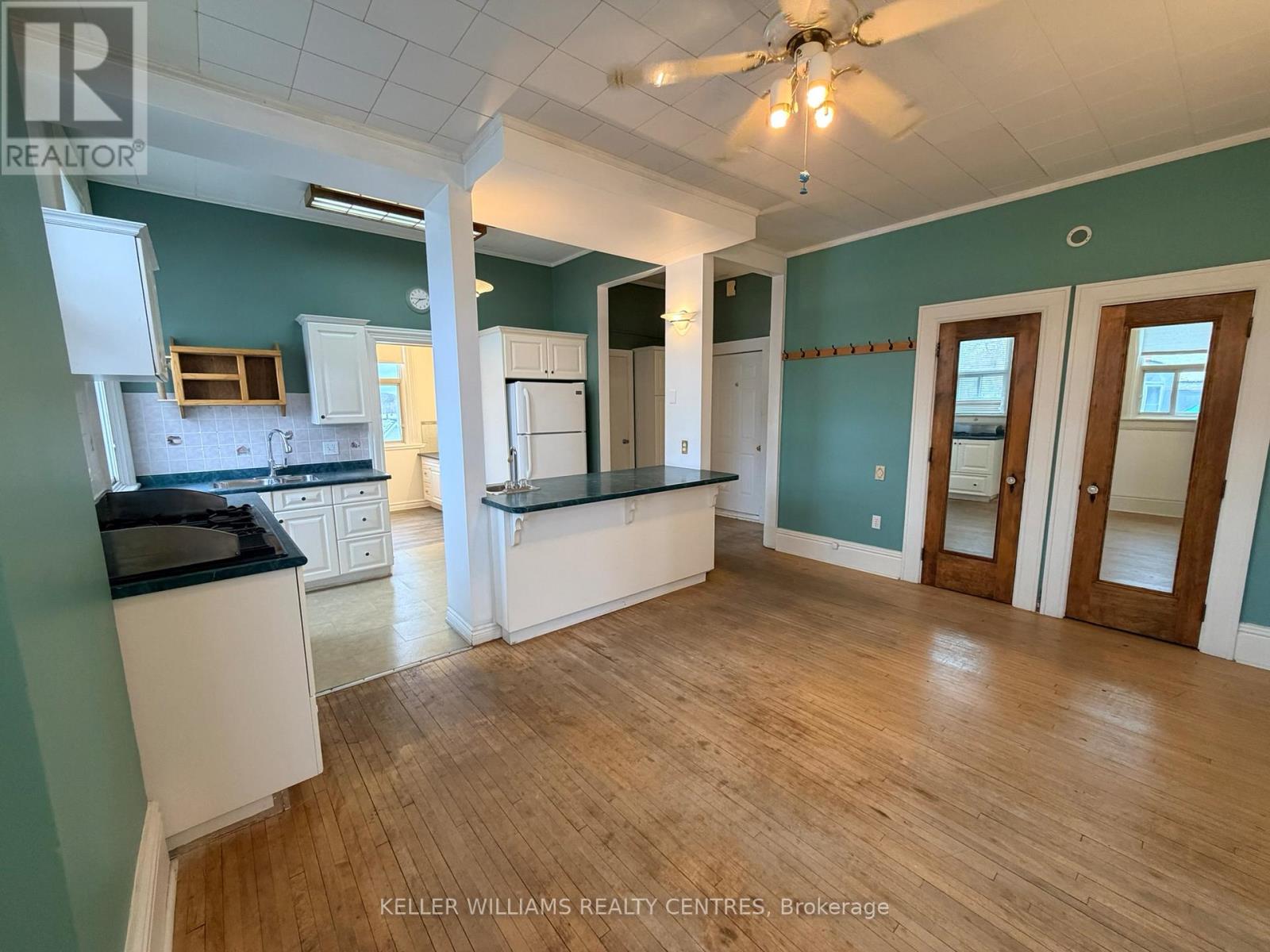 Unit C - 1 Simcoe Street, Penetanguishene, Ontario  L9M 1V2 - Photo 1 - S12555766