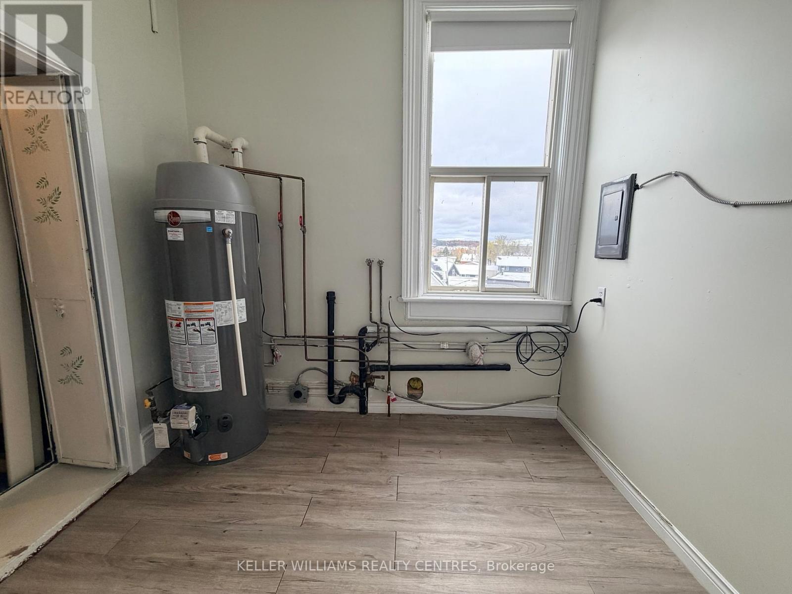 Unit C - 1 Simcoe Street, Penetanguishene, Ontario  L9M 1V2 - Photo 29 - S12555766