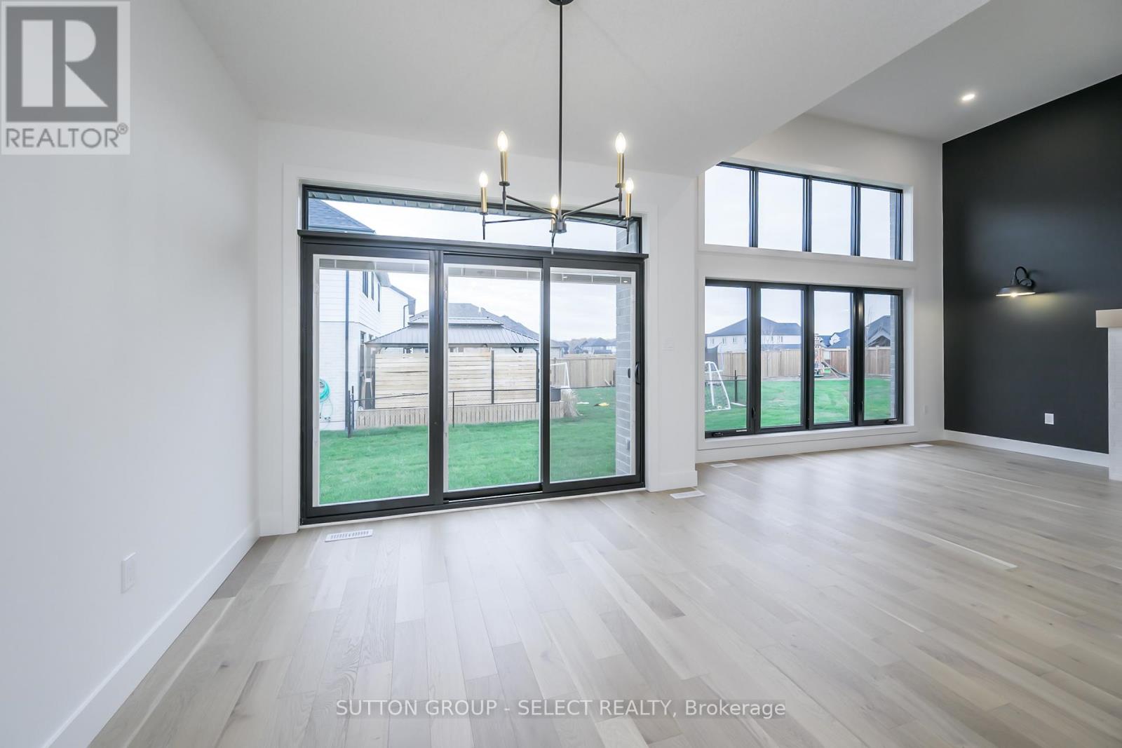 134 Harvest Lane, Thames Centre, Ontario  N0L 1G3 - Photo 14 - X12421126