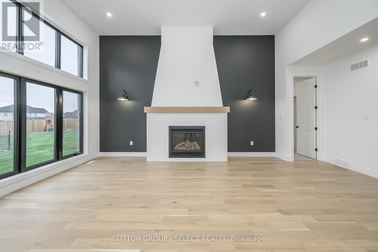 134 Harvest Lane, Thames Centre, Ontario  N0L 1G3 - Photo 15 - X12421126