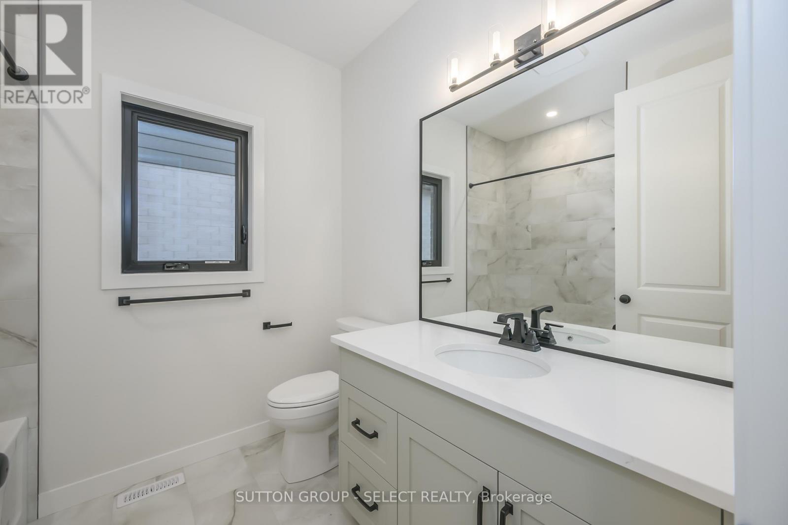 134 Harvest Lane, Thames Centre, Ontario  N0L 1G3 - Photo 27 - X12421126