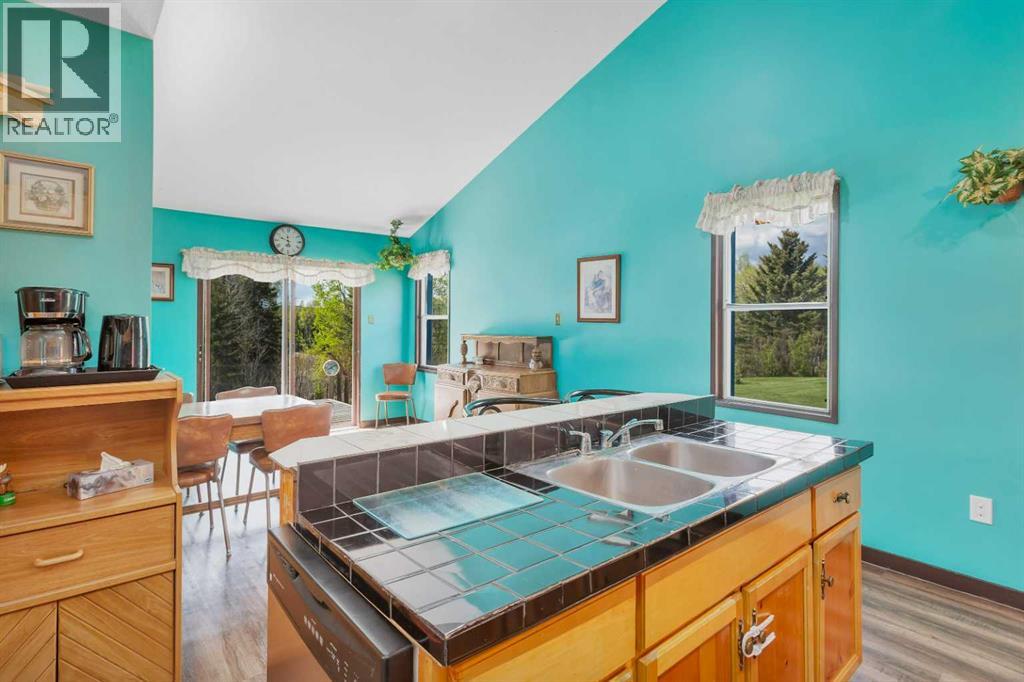 33235 Range Road 64, Rural Mountain View County, Alberta  T0M 1X0 - Photo 16 - A2223791