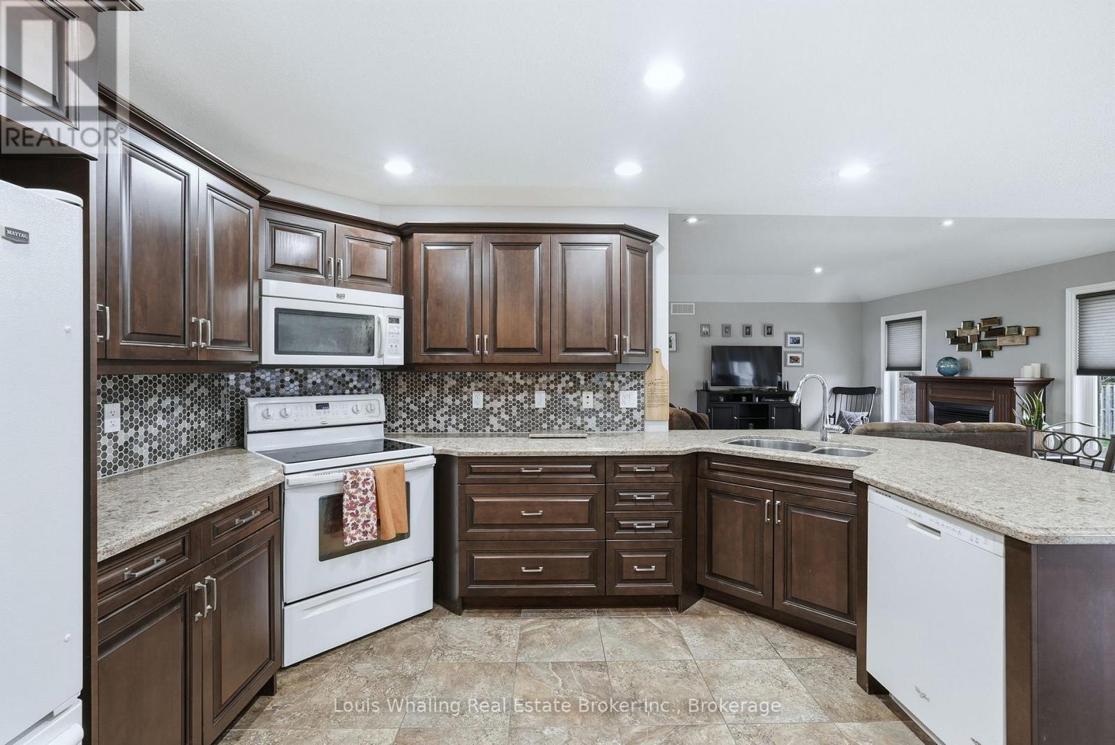 405 2nd Street S, Hanover, Ontario  N4N 3T9 - Photo 11 - X12555818