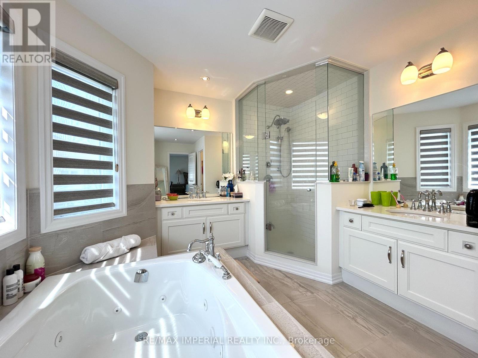 131 Beaveridge Avenue, Oakville, Ontario  L6H 7C4 - Photo 21 - W12555568