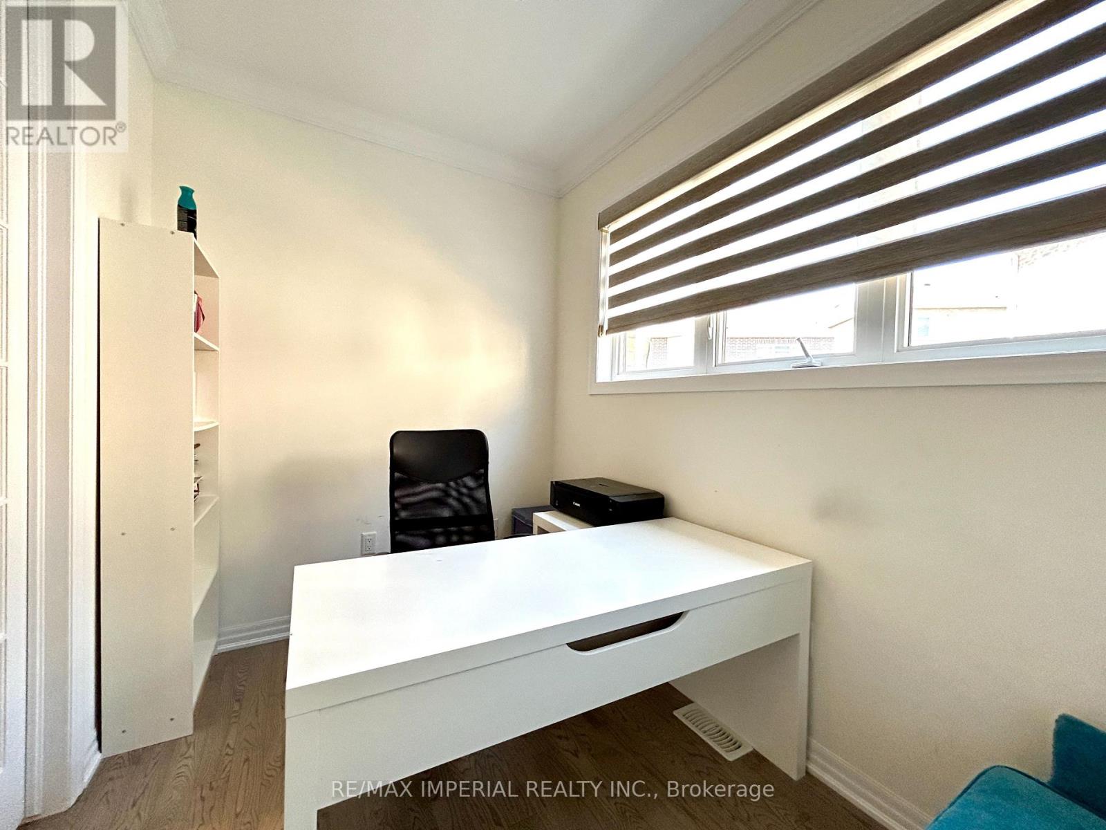 131 Beaveridge Avenue, Oakville, Ontario  L6H 7C4 - Photo 9 - W12555568