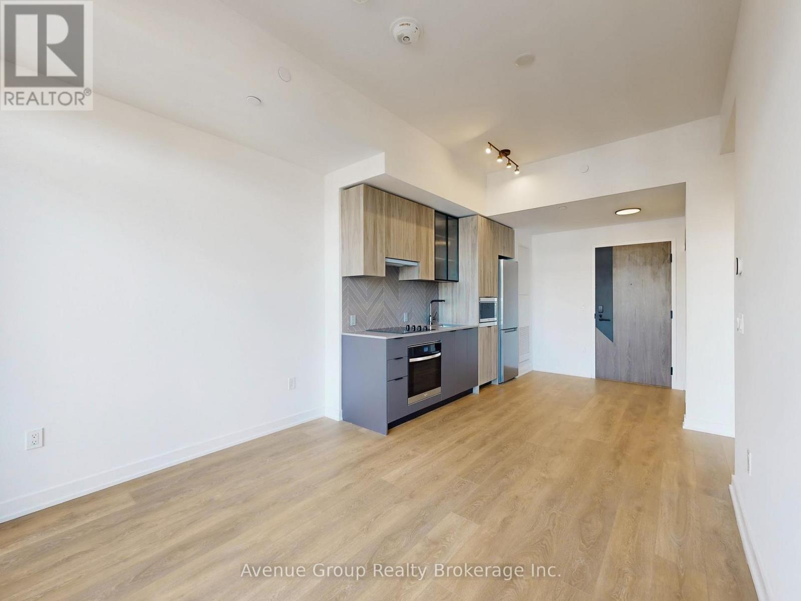 620 - 1037 The Queensway, Toronto (Islington-City Centre West), Ontario  M8Z 6C7 - Photo 5 - W12555618