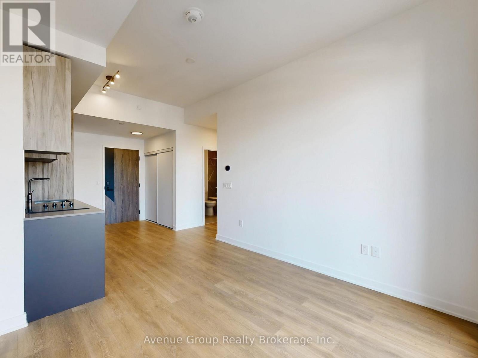 620 - 1037 The Queensway, Toronto (Islington-City Centre West), Ontario  M8Z 6C7 - Photo 6 - W12555618