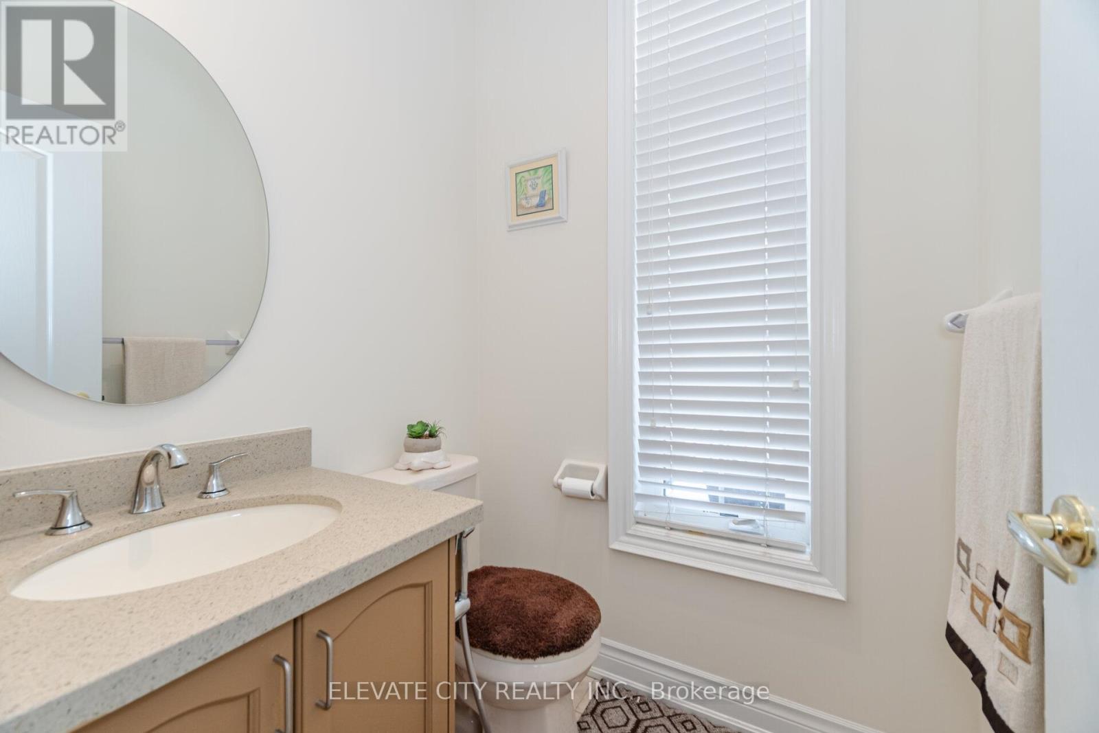 5576 Ethan Drive, Mississauga, Ontario  L5M 0N2 - Photo 4 - W12555620