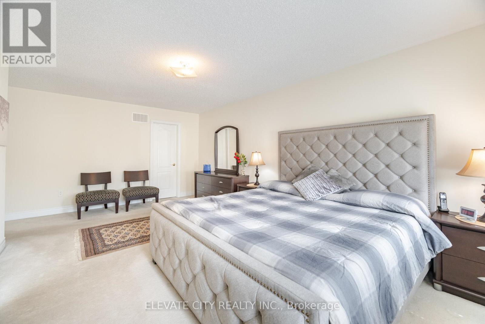 5576 Ethan Drive, Mississauga, Ontario  L5M 0N2 - Photo 7 - W12555620